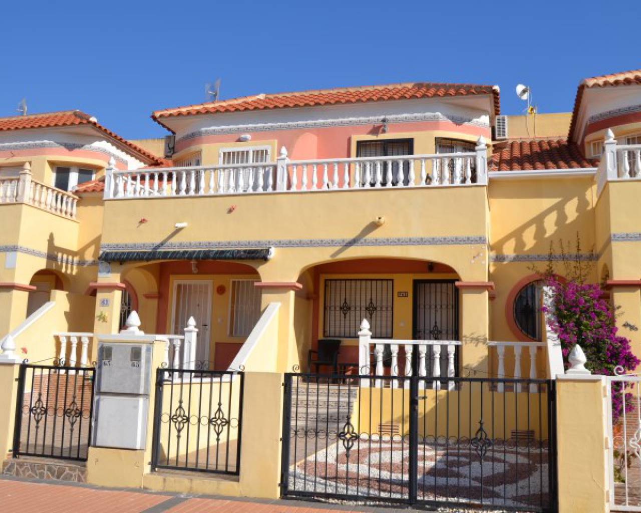 Casa Adosada - Reventa - Alicante* NO USAR - VA3392