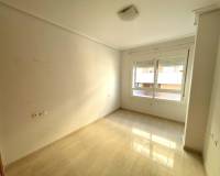 Reventa - Apartamento - Los Montesinos